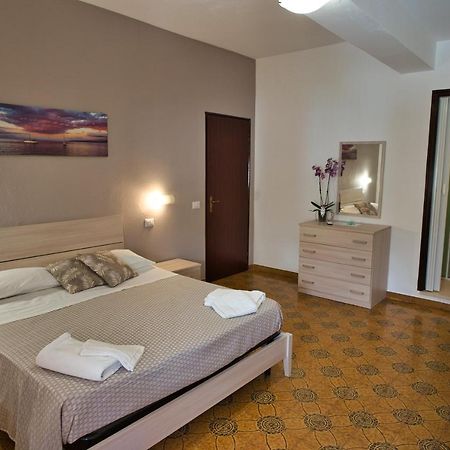 La Ruota Hotel Oliveri Ngoại thất bức ảnh