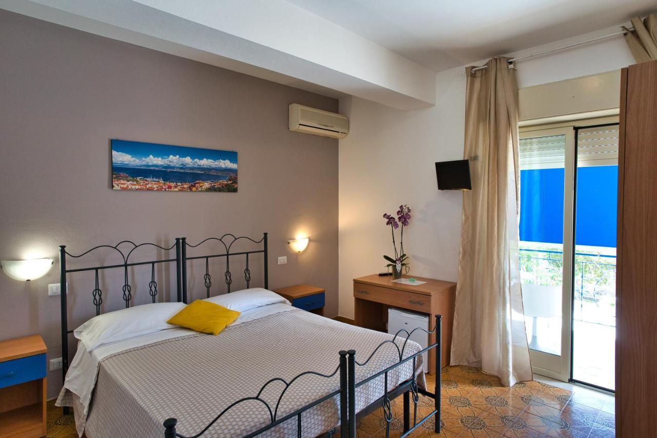 La Ruota Hotel Oliveri Ngoại thất bức ảnh