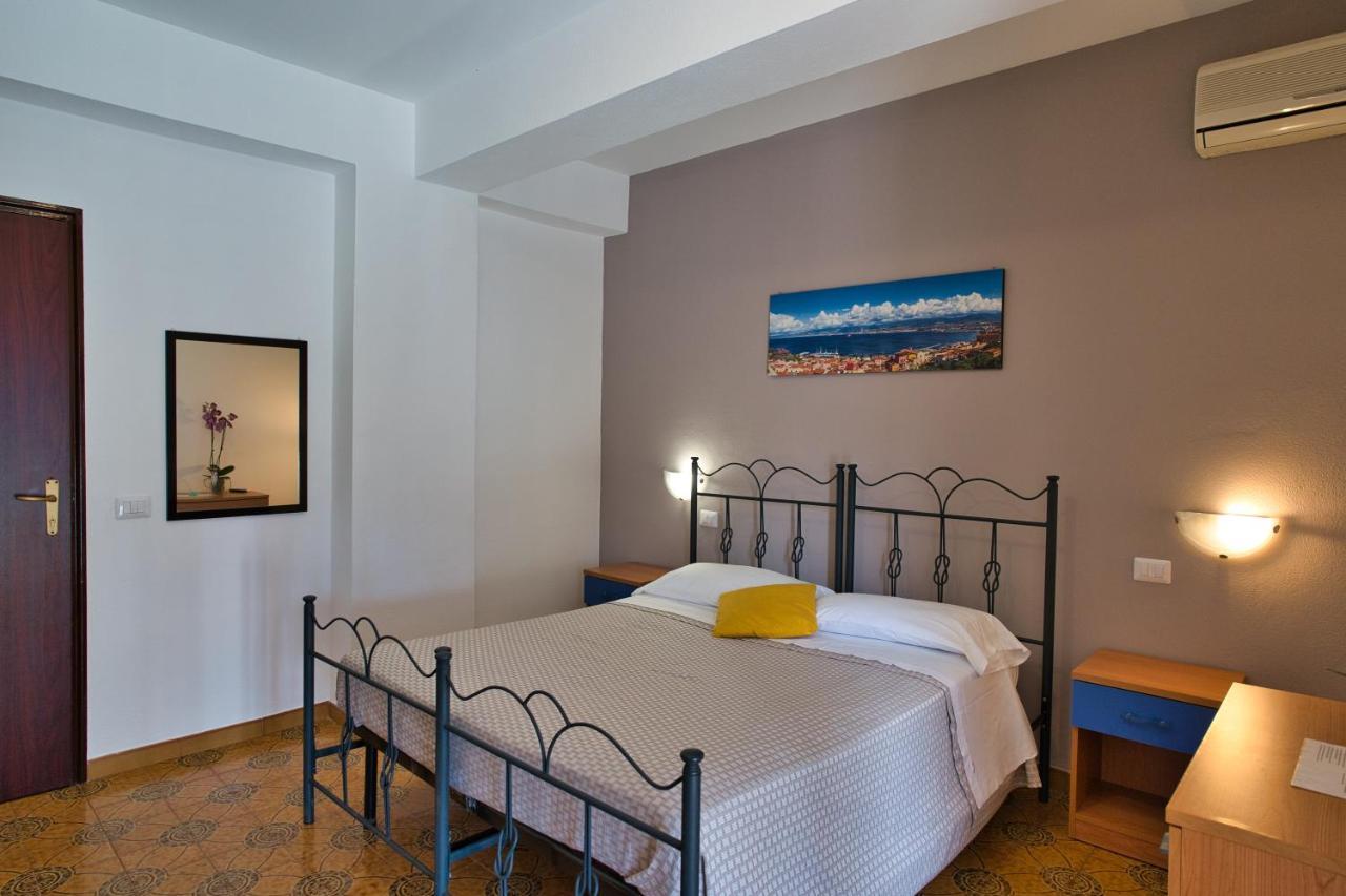 La Ruota Hotel Oliveri Ngoại thất bức ảnh